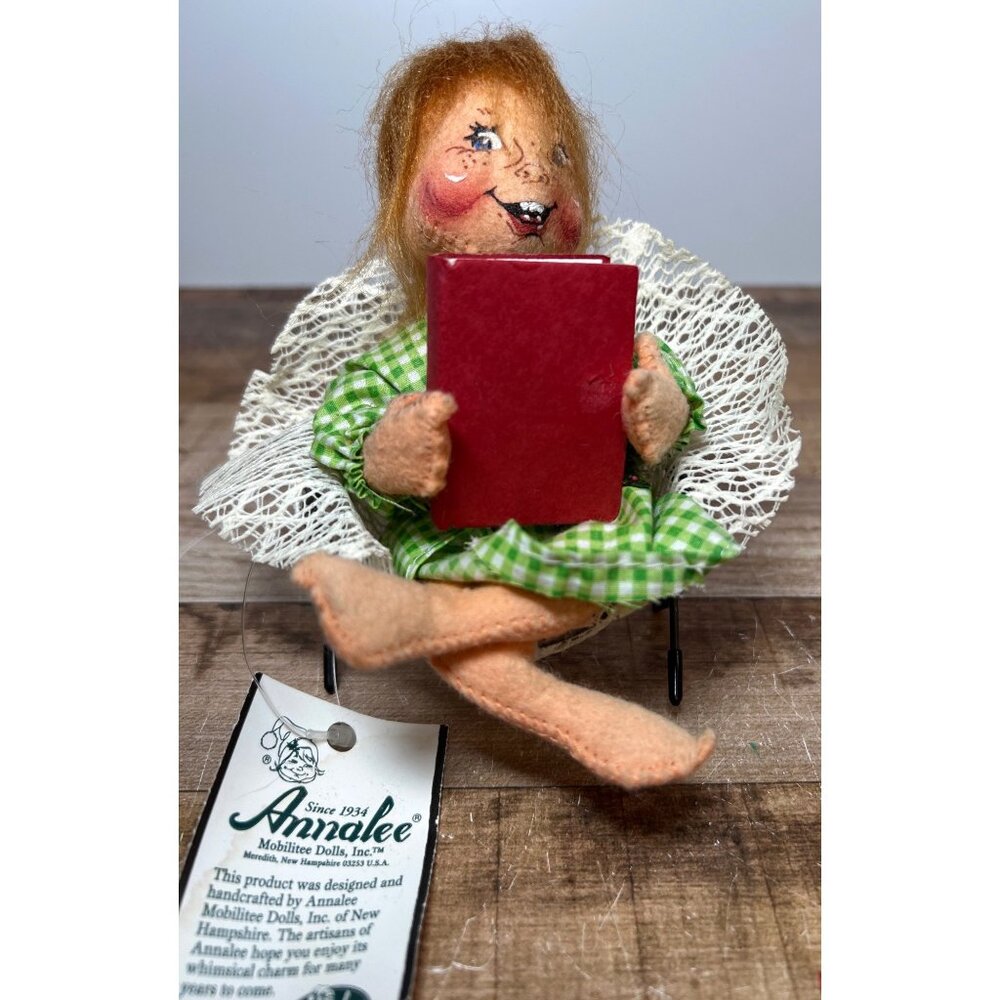 RARE Annalee Mobilitee Doll 1984 Girl Holding Book 966999 Tag